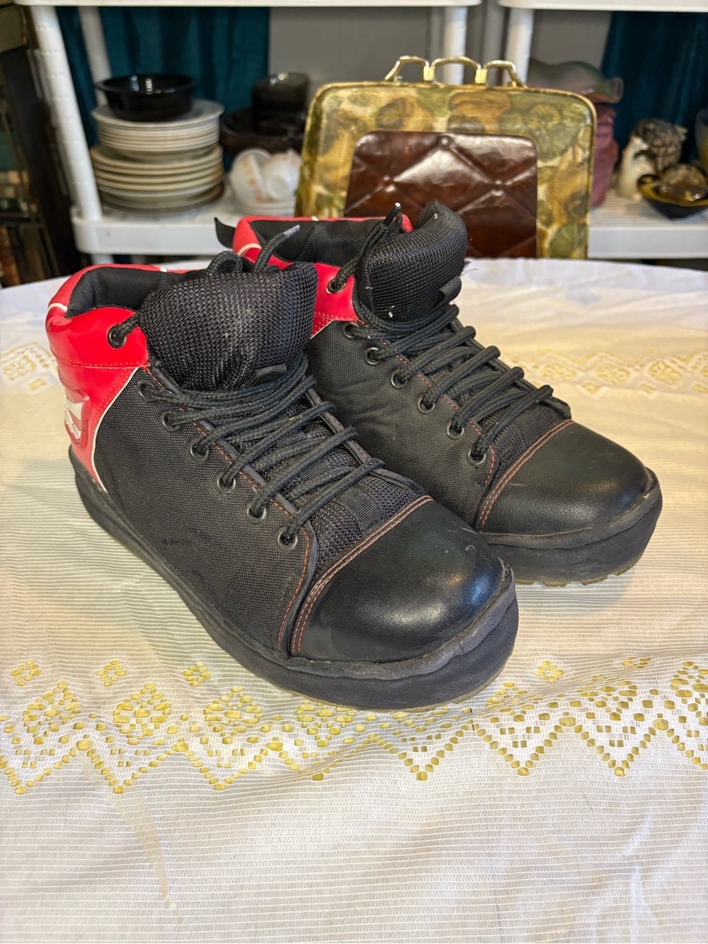 Men's Black and Red Casual High-Top Shoes for Broomball